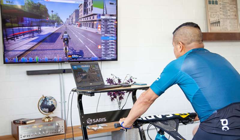 Ako na Zwift s klasickým (nie Smart) cyklotrenažérom